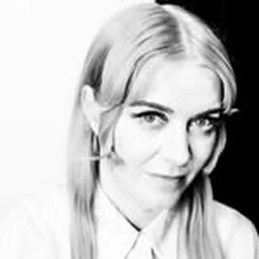@__ellathompson__ profile image