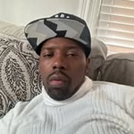 @biggbag_859 profile image