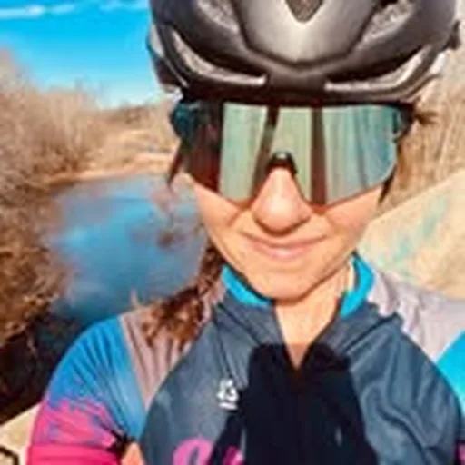 @carrie_bax profile image