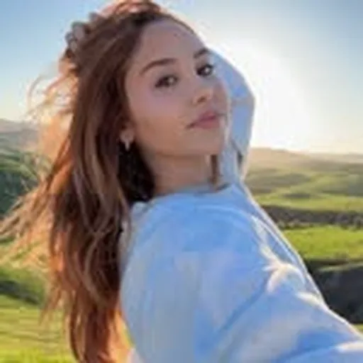 @catherinepaiz profile image