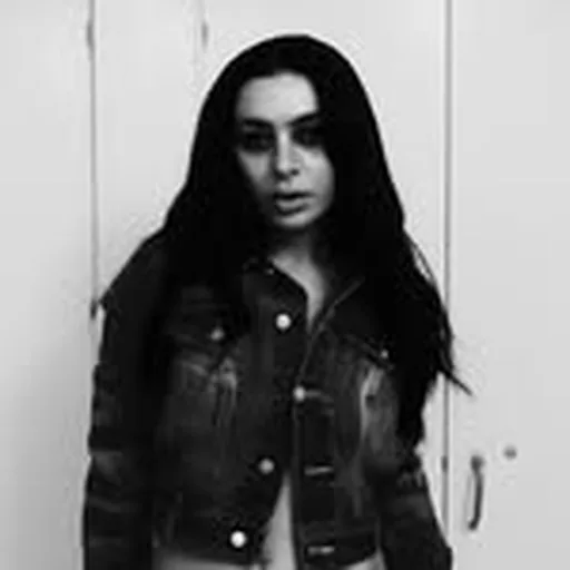 @charli_xcx profile image