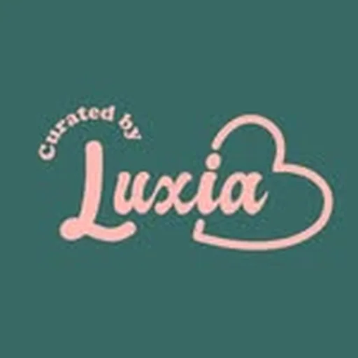 @curatedbyluxia profile image