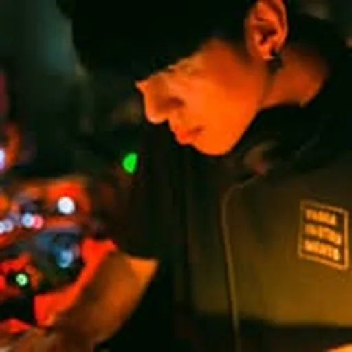 @dj_bowlcut profile image