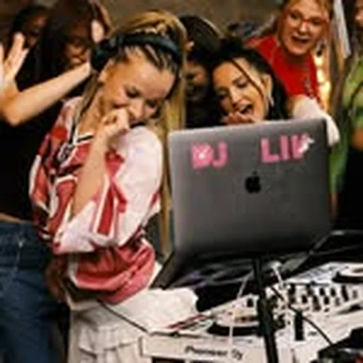 @dj_liv__ profile image