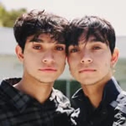 @dobretwins profile image