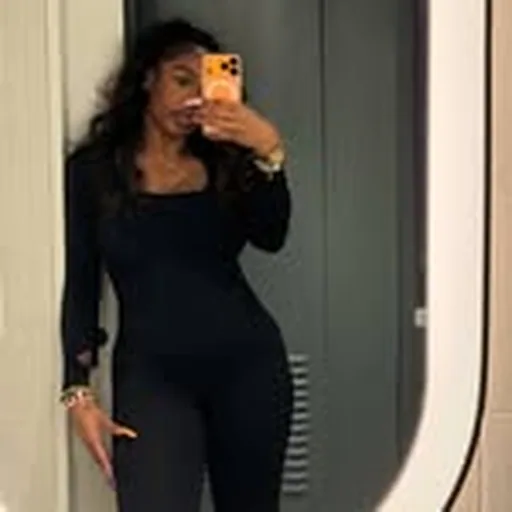 @erinalovelyy__ profile image