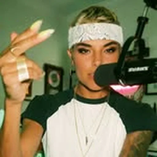 @hannahrad profile image