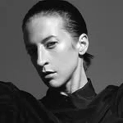@lara_gessler profile image