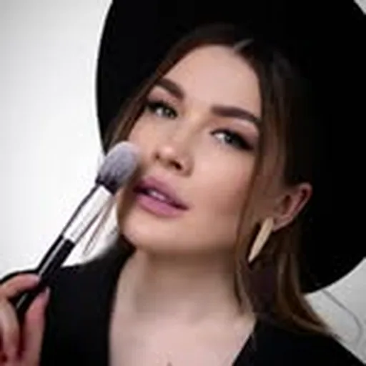 @mishkina_makeup profile image