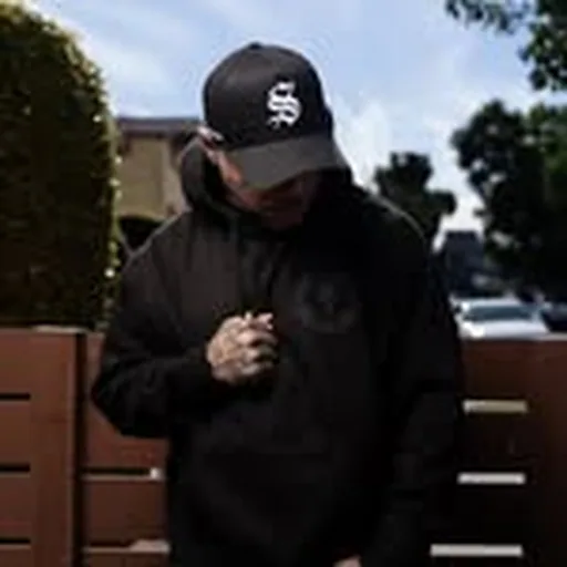 @nvvtee_ profile image