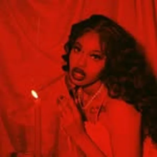 @playgirlees profile image