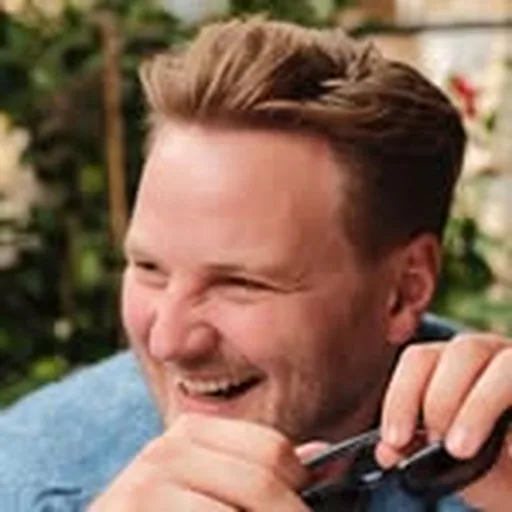 @rob_arms profile image