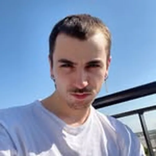 @simon_leoo profile image