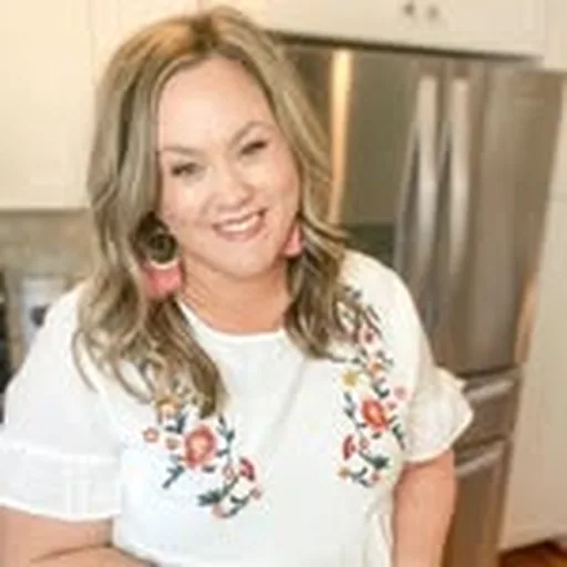 @thediaryofarealhousewife profile image