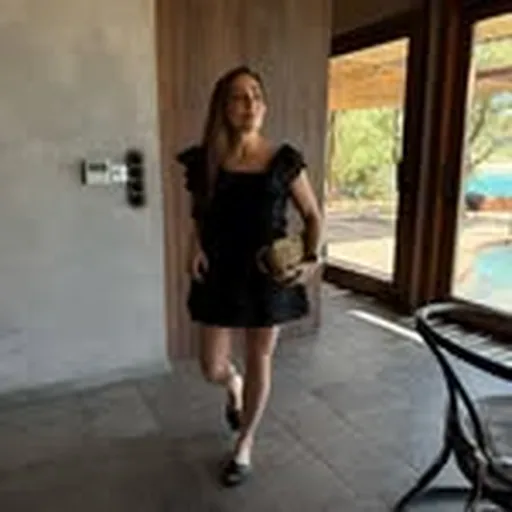 @thehouseofvalentinaliving profile image