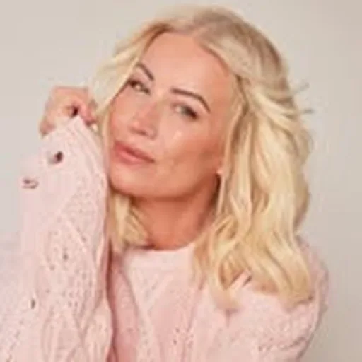 @vanouten_denise profile image